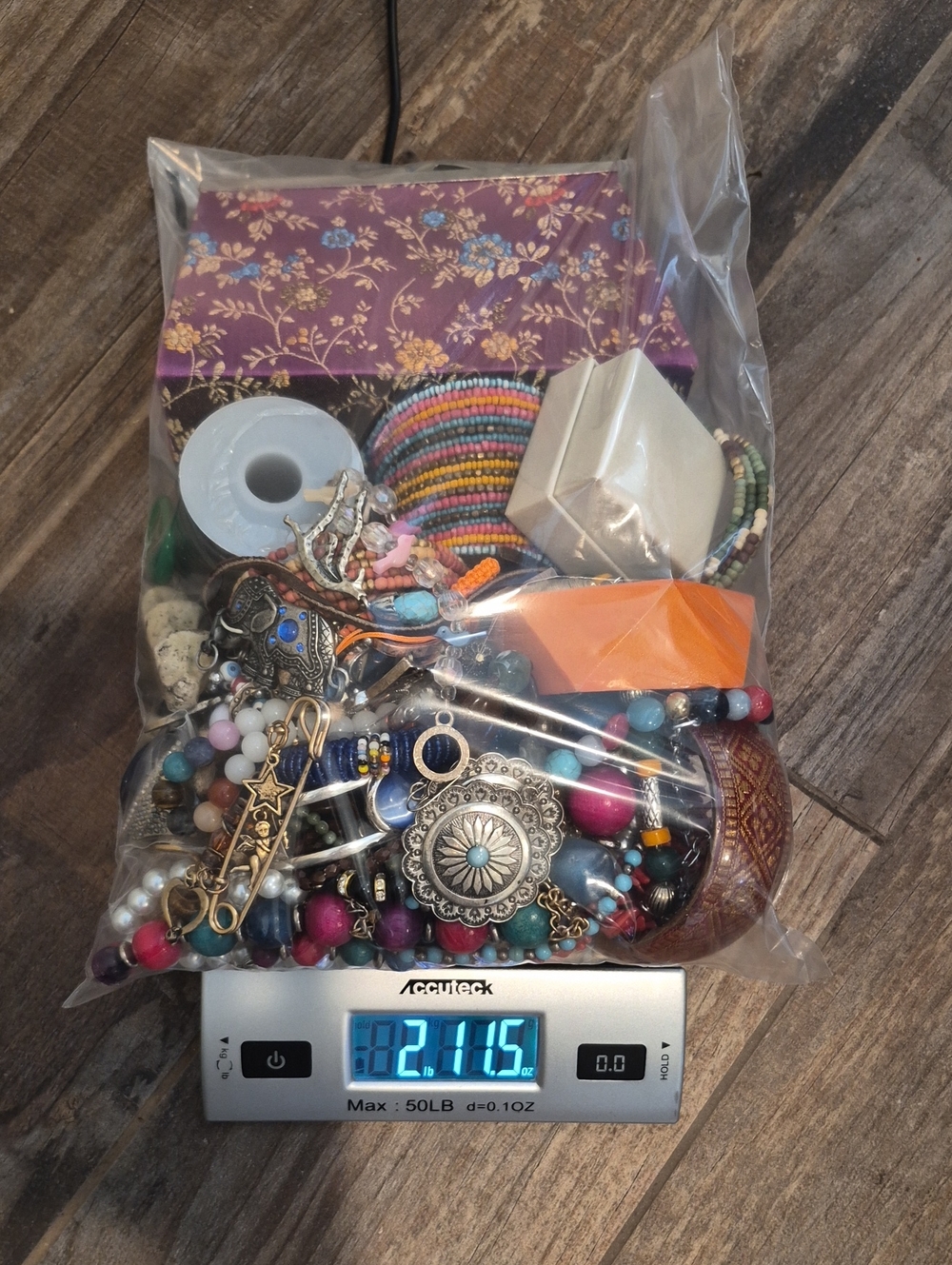 Boho Craft Jewelry & Wearable Jewelry Mix, 2 Pounds 11.5 Ounces - Picture 9 of 9